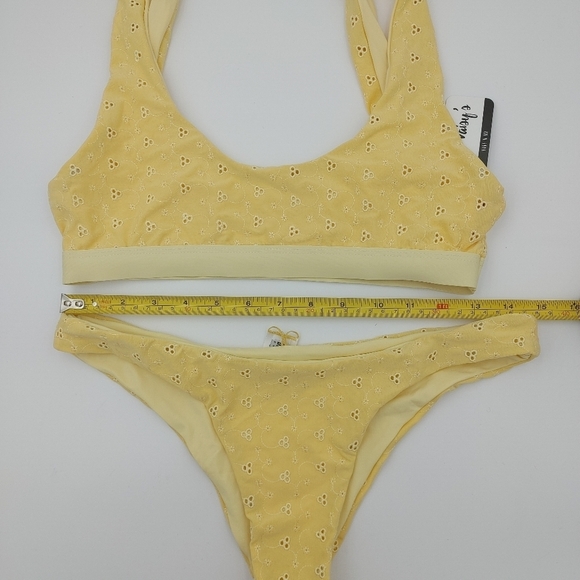 DIPPIN' Daisy's yellow eyelet bikini size M - Picture 9 of 15
